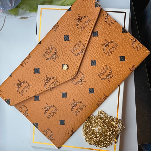 Tan Leather MCM Clutch with Unbranded Gold Chain In Box - Picture 4 of 4